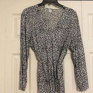 Old Navy black with white splotches. Size L.